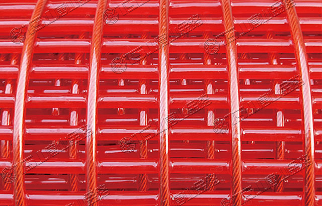 篩分設(shè)備選用聚氨酯篩網(wǎng)，高耐磨、壽命長(zhǎng)