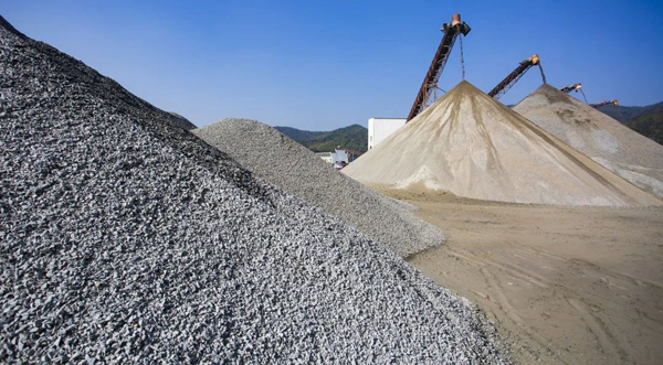 投資一家制砂廠能賺錢嗎？什么樣的制砂機(jī)生產(chǎn)效率高？