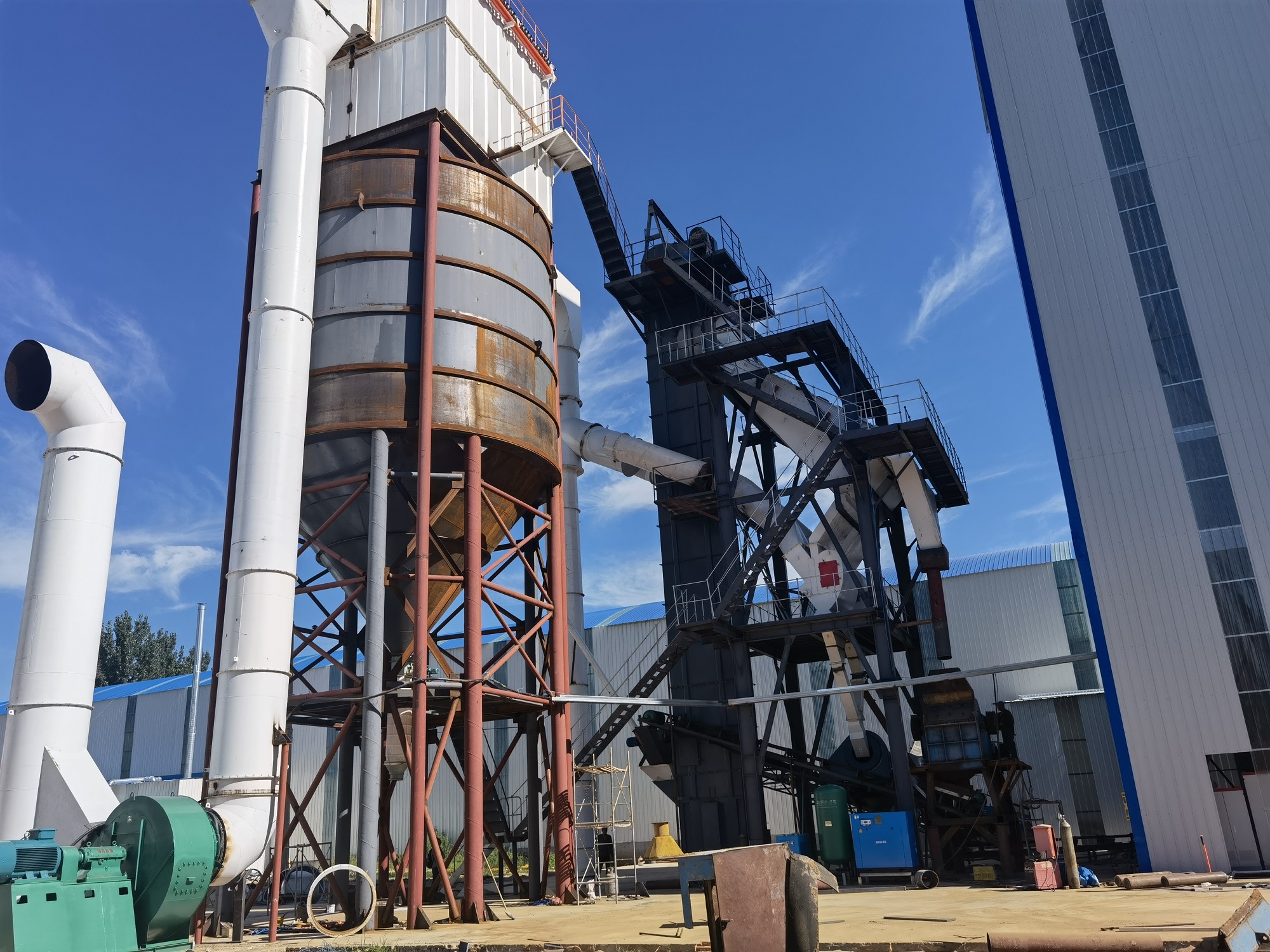 踐行綠色發(fā)展！干法制砂樓助力洗砂廠技改！