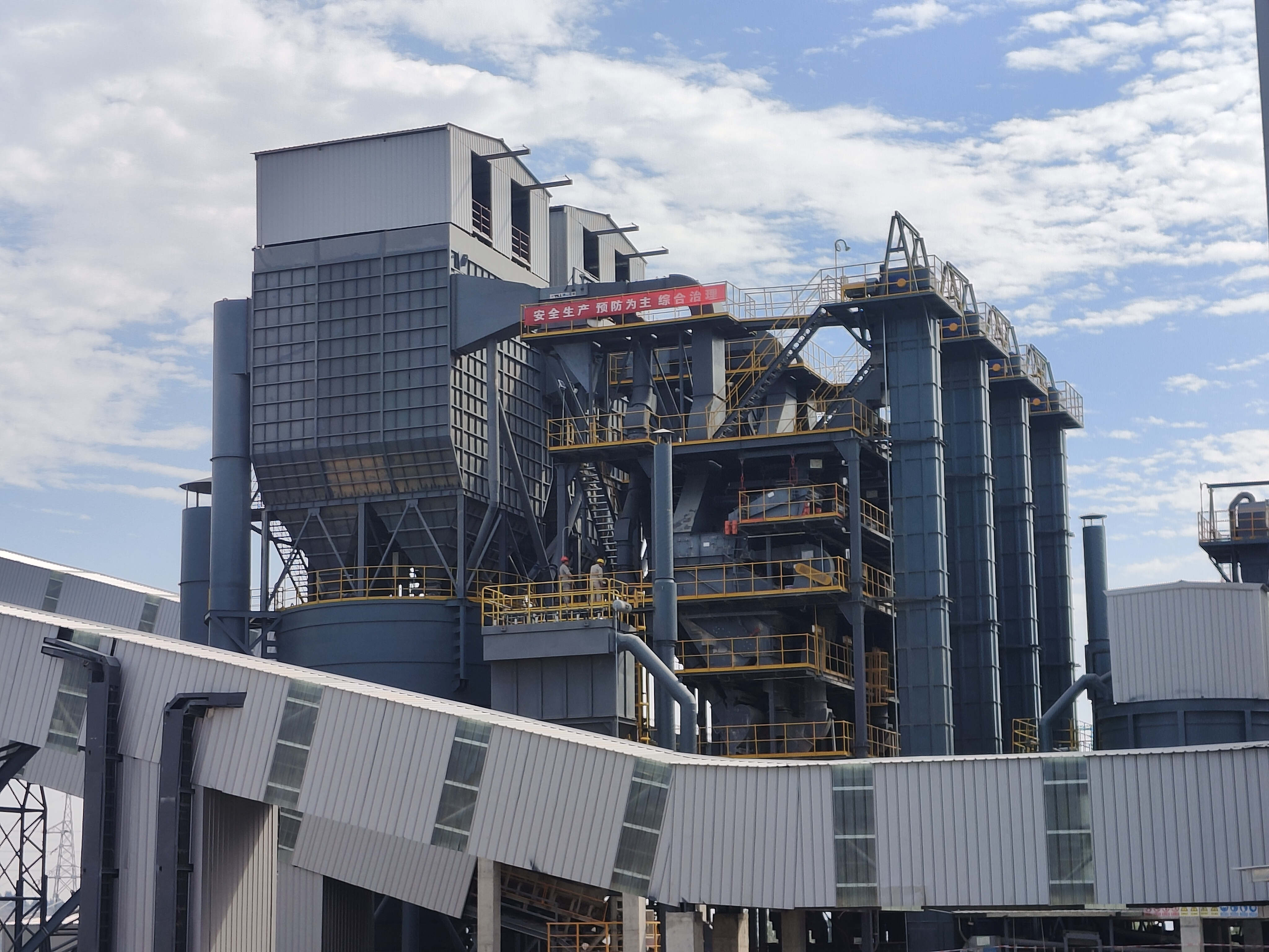 哪些石頭可以制砂？機(jī)制砂生產(chǎn)線流程？制砂樓優(yōu)勢？