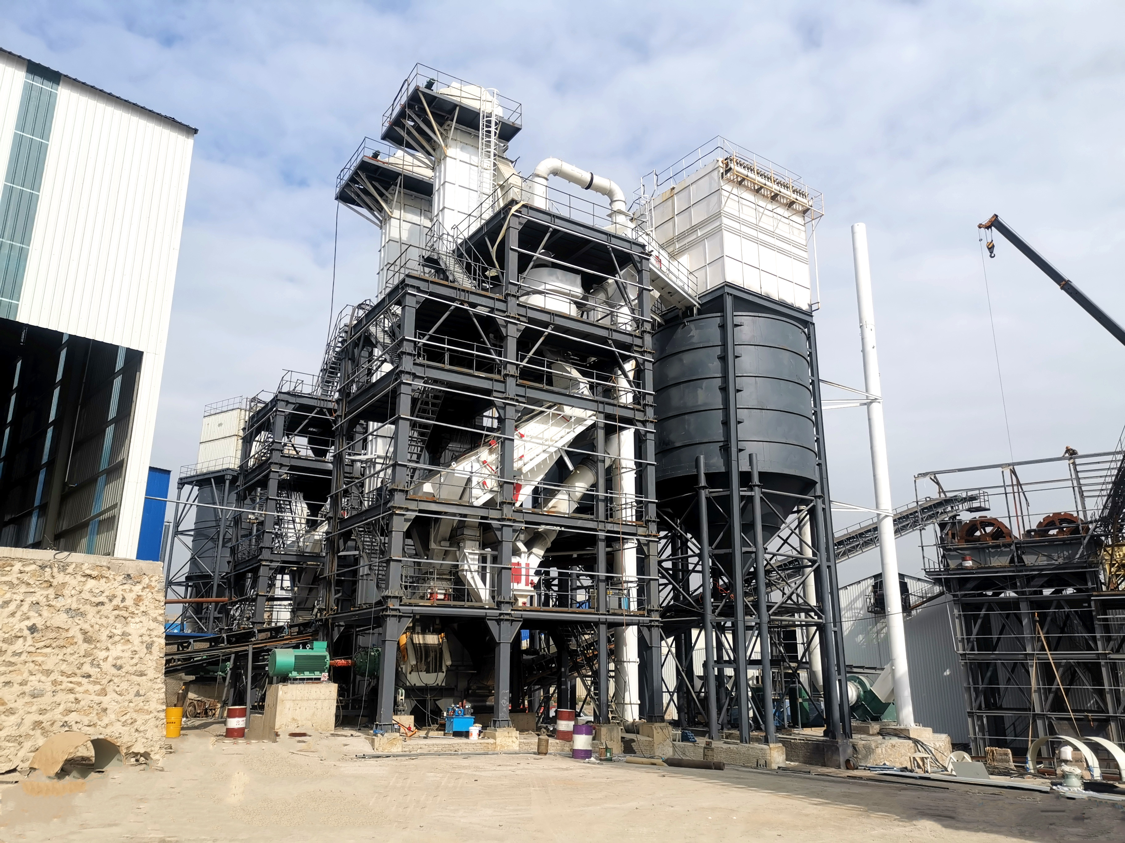 制砂樓：打造粒形圓潤、含粉率可控的高品質(zhì)機制砂